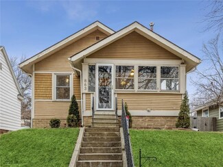 863 41st St, Des Moines, IA 50312