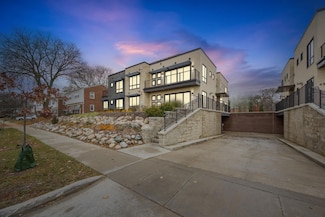 462 W Stadium Blvd, Ann Arbor, MI 48103