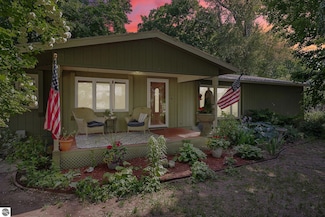 12090 E Old Orchard Trail, Suttons Bay, MI 49682