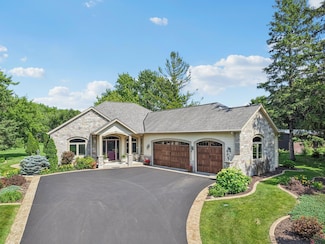 W276N1728 Spring Creek Dr, Pewaukee, WI 53072