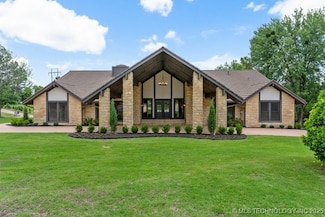 8905 S Sandusky Ave, Tulsa, OK 74137