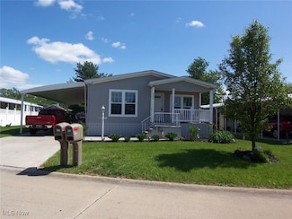 216 Pin Oak Cir, Elyria, OH 44035