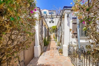 2290 Congress St, San Diego, CA 92110