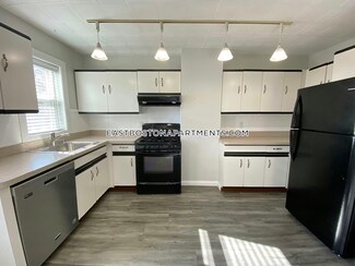 195 Maverick St Unit 1, Boston, MA 02128
