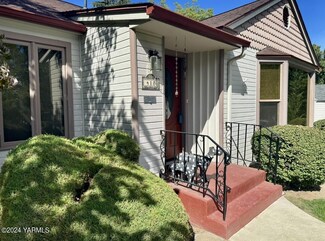 418 S 25th Ave, Yakima, WA 98902