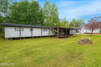 216 S Stringfield St, Atkinson, NC 28421