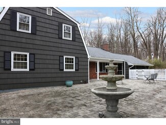 160 Lindbergh Rd, Hopewell, NJ 08525