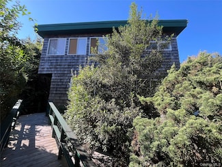 150 Clipper Roadway, Corneille Estates, NY 11770