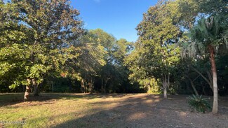 3064 Pabst Rd, Ocean Springs, MS 39564