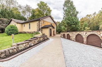 13885 Pont Rd, Springboro, PA 16435