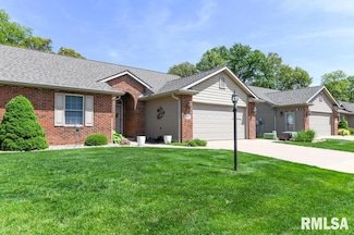 1029 W Tall Oaks Ct, Peoria, IL 61607