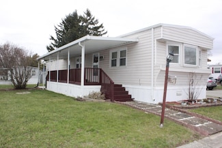 137 Solar Dr, Tipp City, OH 45371