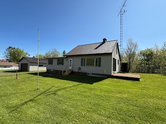 14274 Auger St, Saxon, WI 54559