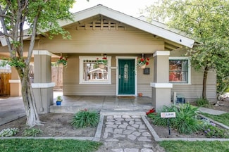 1529 N College Ave, Fresno, CA 93728