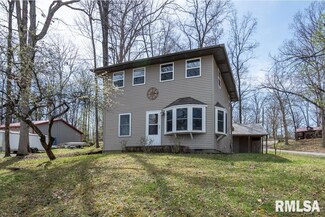 880 Lakeshore Dr N, Goreville, IL 62939