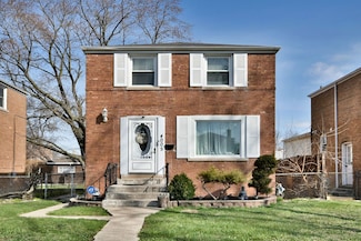 4005 Adams St, Bellwood, IL 60104