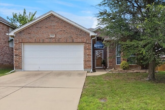 2329 Moccassin Ln, Fort Worth, TX 76177