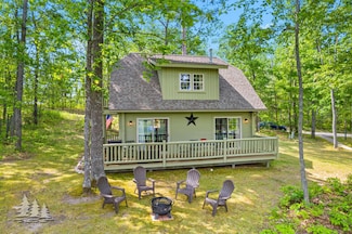 824 Golf Cottage Dr, Lewiston, MI 49756