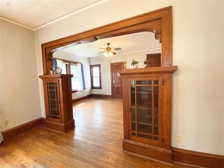 915 E Ave NW, Cedar Rapids, IA 52405
