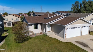 2506 La Corte Place, Bismarck, ND 58503