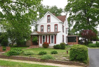 38 Hastings Ave, Oakdale, PA 15071