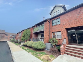 92 Beverly Hill Terrace Unit D, Woodbridge Proper, NJ 07095