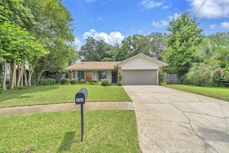 703 Osage Dr, Fort Walton Beach, FL 32547