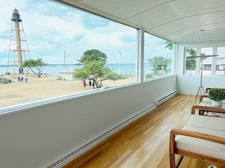 3 Kimball St, Marblehead, MA 01945