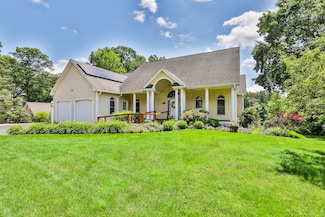 11 Dirt Rd, MerriMacK, NH 03054