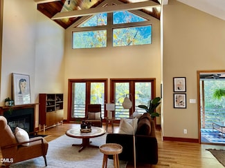 108 Rose Ln, Chapel Hill, NC 27514