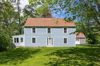 16 Oak St, Kennebunkport, ME 04046