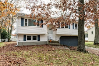 355 Holt Ave, Manchester, NH 03109