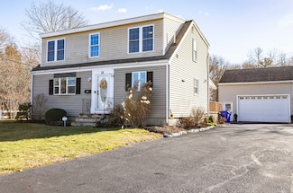 28 Nevens Cir, Rockland, MA 02370