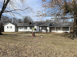 7 W Loop Rd, Winfield, MO 63389