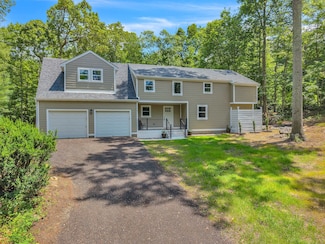 73 Nedobity Rd, Higganum, CT 06441