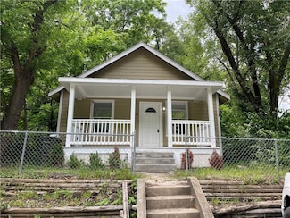1226 10th Ave, Leavenworth, KS 66048
