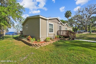 102 Lake Shore Ln, Crescent City, FL 32112