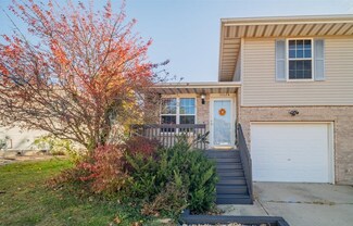 1602 1/2 Beech St, Normal, IL 61761