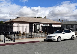 526 Greystone Ln, Hemet, CA 92543
