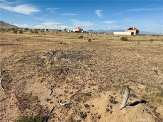 22889 Las Tunas Dr, Apple Valley, CA 92308