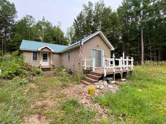 10 Rainbow Dr, Ossipee, NH 03864