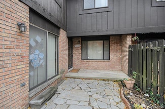 37313 Clubhouse Dr, Sterling Heights, MI 48312