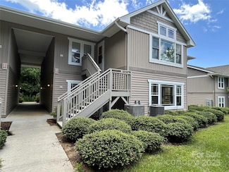 89 Morningside Ln, Hendersonville, NC 28792