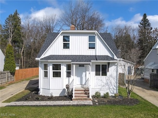 3318 Hearthstone Rd, Cleveland, OH 44134