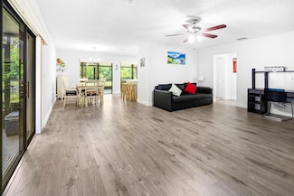 5135 Mirror Lakes Blvd, Boynton Beach, FL 33472