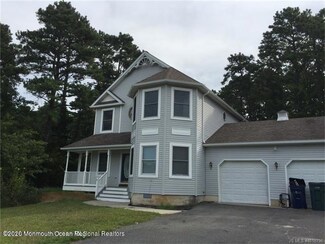 2 Woodduck Dr, Tuckerton, NJ 08087
