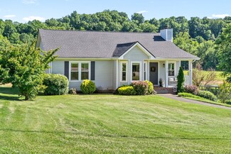 714 W Creek Dr, Clarksville, TN 37040