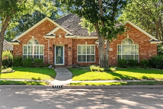 2117 Country Club Dr, Plano, TX 75074