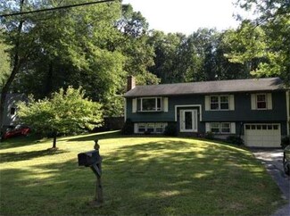 21 Quinapoxet Ln, Jefferson, MA 01522