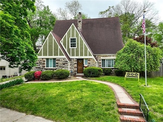 4419 Sunrise Dr, Kansas City, MO 64123
